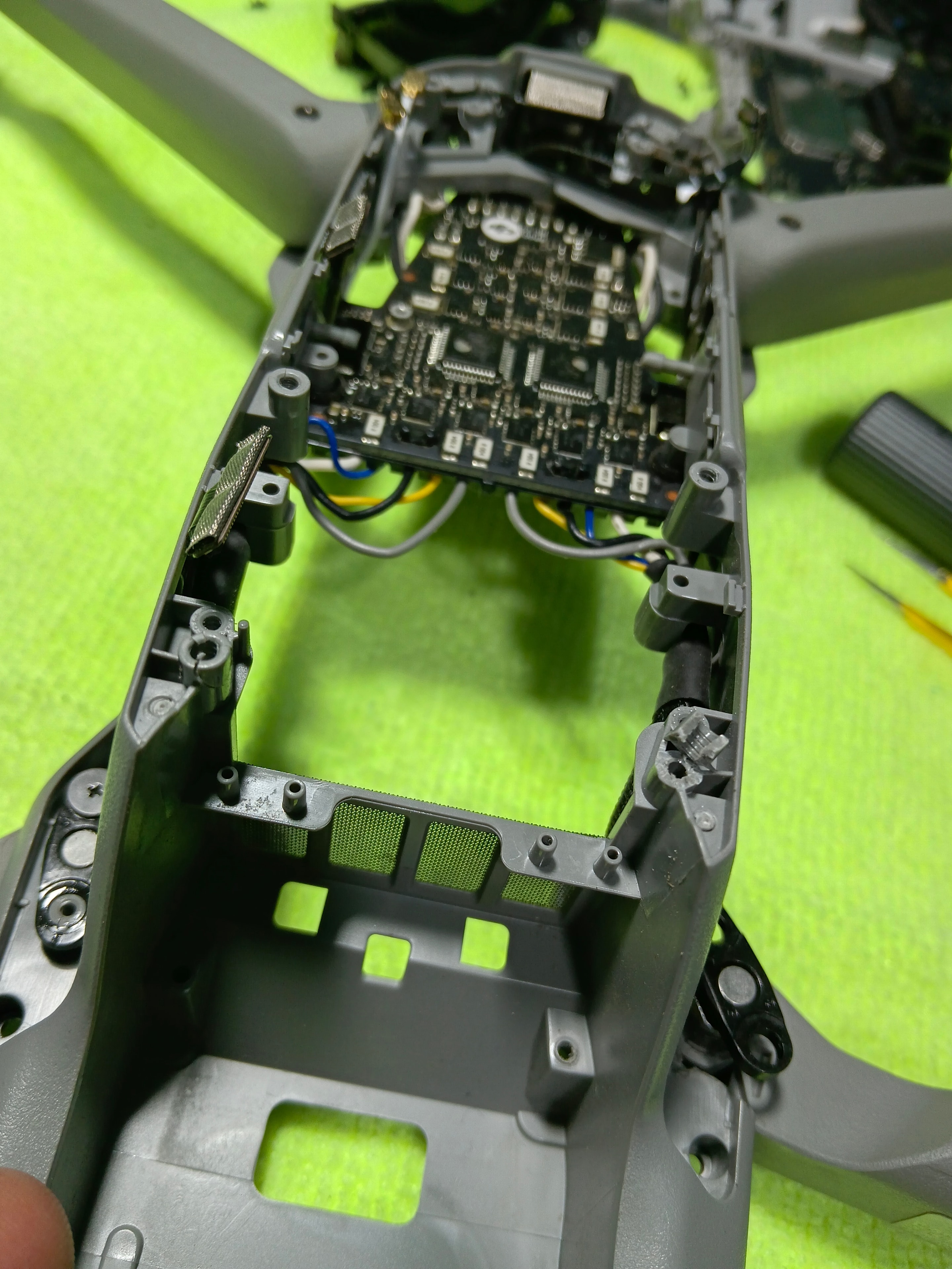 Cambio de chasis central y middle frame de drone DJI — Technical Drone Guatemala